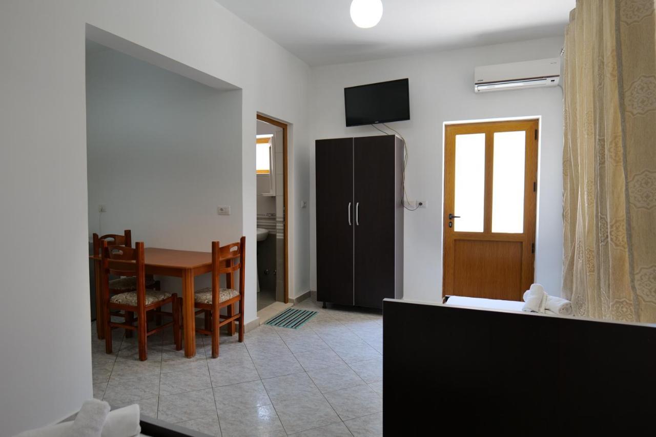 Vila Panorama Piqeras Bed and Breakfast Εξωτερικό φωτογραφία